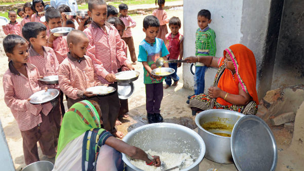 'মিড ডে মিল' ঝামেলা 'মিড ডে মিল' ঝামেলা