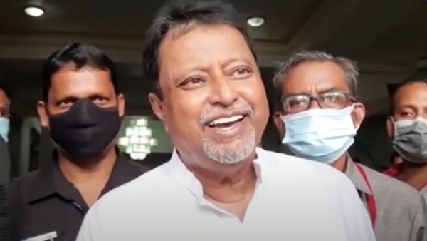 মমতার ডাকে এক মঞ্চে মুকুল, তারপরই জল্পনা মমতার ডাকে এক মঞ্চে মুকুল, তারপরই জল্পনা