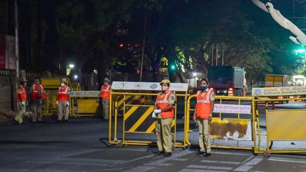  কর্নাটকে কড়াকড়ি