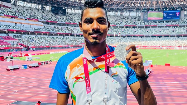 ফ্লাইং হাই: নিশাদ কুমার (রূপো) ফ্লাইং হাই: নিশাদ কুমার (রূপো)