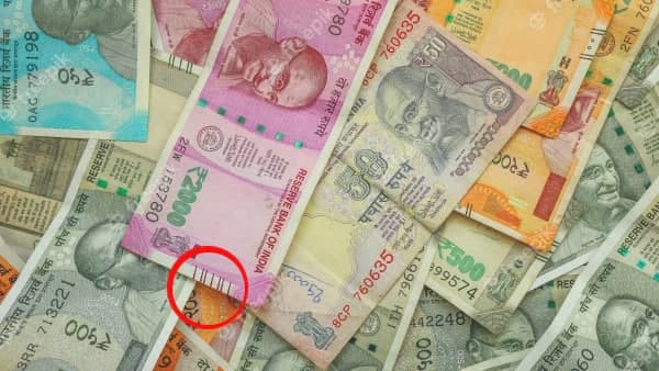 বিভিন্ন নোটে রয়েছে বিভিন্ন ছবি