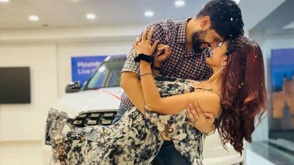 নীল–তৃণার রিলস