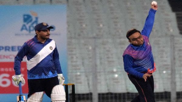 ১ রানে হার সৌরভদের