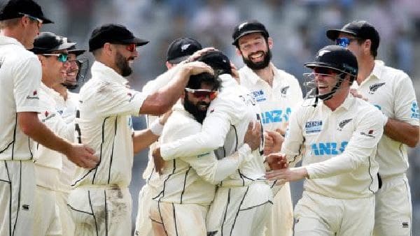 মিস করছেন পরিবারকে মিস করছেন পরিবারকে