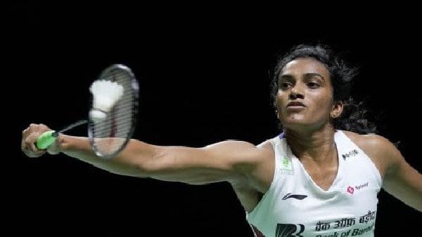 ওয়ার্ল্ড ট্যুর ফাইনালস খেতাবের কাছে ফের পৌঁছে গেলেন সিন্ধু ওয়ার্ল্ড ট্যুর ফাইনালস খেতাবের কাছে ফের পৌঁছে গেলেন সিন্ধু