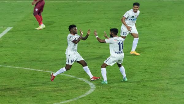 জয়ের মুখ দেখল নর্থইস্ট ইউনাইটেড, হারের হ্যাটট্রিক এফসি গোয়ার জয়ের মুখ দেখল নর্থইস্ট ইউনাইটেড, হারের হ্যাটট্রিক এফসি গোয়ার
