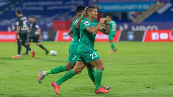 বেঙ্গালুরু এফসিকে হারিয়ে আইএসএলের শীর্ষে মুম্বই সিটি এফসি, ফের পেনাল্টি মিস সুনীলের বেঙ্গালুরু এফসিকে হারিয়ে আইএসএলের শীর্ষে মুম্বই সিটি এফসি, ফের পেনাল্টি মিস সুনীলের