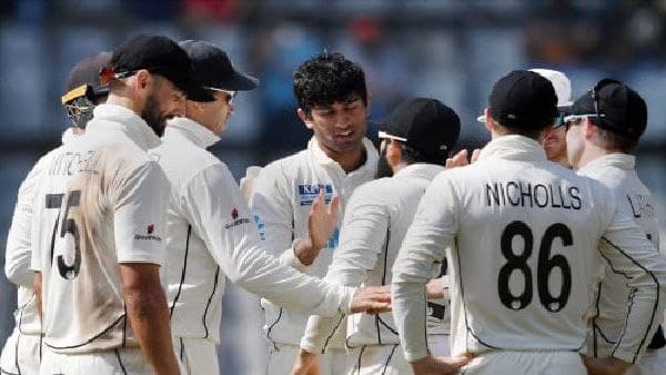 সিরিজ জয় নিশ্চিত হলেও বিরাট-পূজারা মাঠে ফেলে এলেন অর্ধশতরান সিরিজ জয় নিশ্চিত হলেও বিরাট-পূজারা মাঠে ফেলে এলেন অর্ধশতরান