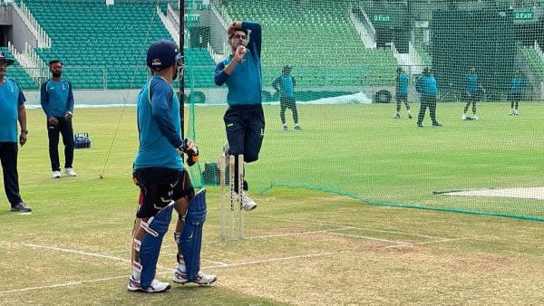 বিজয় হাজারে ট্রফিতে কর্নাটককে হারিয়েও কেন বিদায় বাংলার? বিজয় হাজারে ট্রফিতে কর্নাটককে হারিয়েও কেন বিদায় বাংলার?
