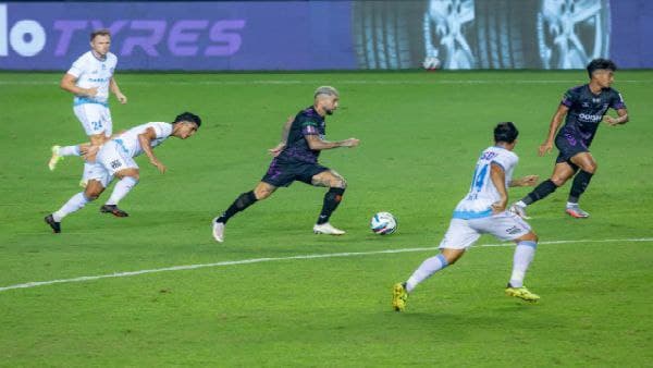 আইএসএলে ওডিশা এফসিকে ৪-০ গোলে চূর্ণ করে দুইয়ে জামশেদপুর এফসি আইএসএলে ওডিশা এফসিকে ৪-০ গোলে চূর্ণ করে দুইয়ে জামশেদপুর এফসি