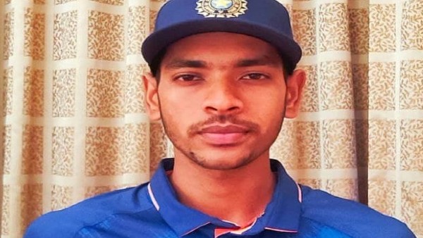 এক্সক্লুসিভ: আবেগে গা ভাসাতে নারাজ অনূর্ধ্ব-১৯ বিশ্বকাপে বাংলার একমাত্র প্রতিনিধি রবি কুমার এক্সক্লুসিভ: আবেগে গা ভাসাতে নারাজ অনূর্ধ্ব-১৯ বিশ্বকাপে বাংলার একমাত্র প্রতিনিধি রবি কুমার