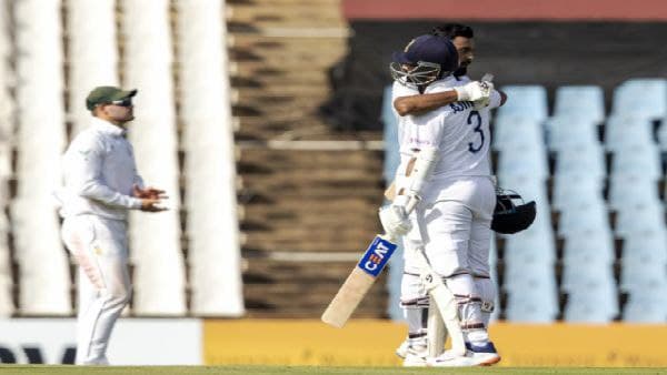 ভরসা দিচ্ছেন রাহানেও