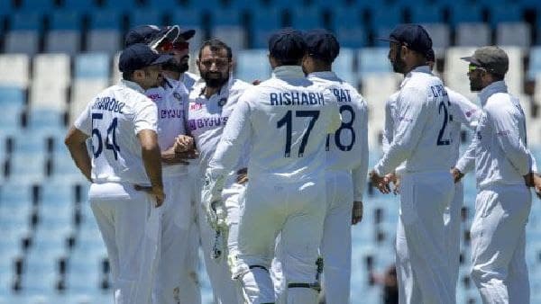 বাদ পড়ছেন কে? বাদ পড়ছেন কে?