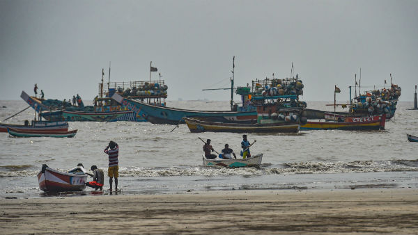 কারা নামকরণ করে ঘূর্ণিঝড়ের