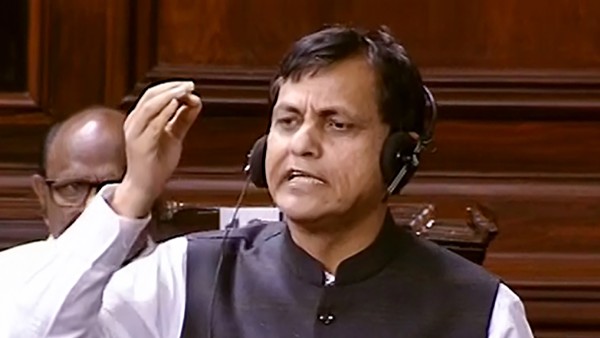  ভারত কতজনকে নাগরিকত্ব দিয়েছে?