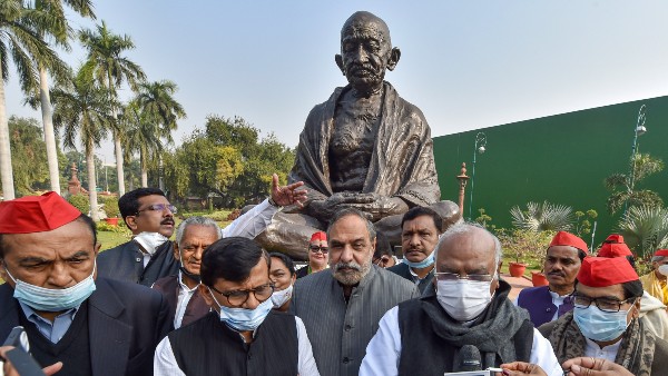 অনশনে বসছেন সাংসদরা অনশনে বসছেন সাংসদরা