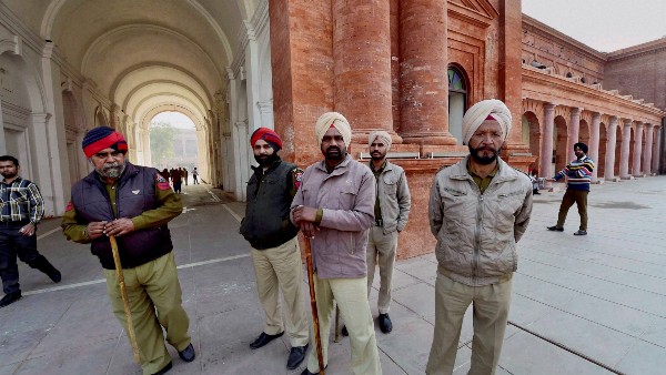 দফায় দফায় পঞ্জাব পুলিশের তরফে জেরা