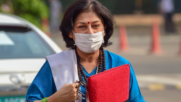 কান্নায় ভাঙলেন রূপা