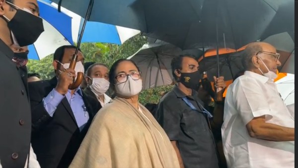 রাহুলকে খোঁচা দিয়ে কী বললেন মমতা রাহুলকে খোঁচা দিয়ে কী বললেন মমতা