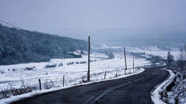 আবহাওয়ার খামখেয়ালিপনা সেই রাস্তায়