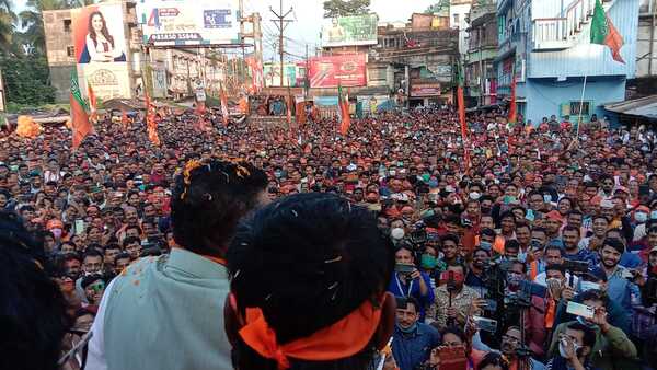 বিপ্লব দেবকে রাজ্যে এনে সম্বর্ধনা