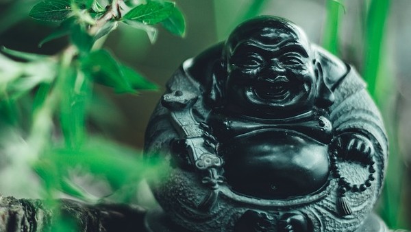  ফেংশুইতে শুভ বলে মানা হয় লাফিং বুদ্ধকে