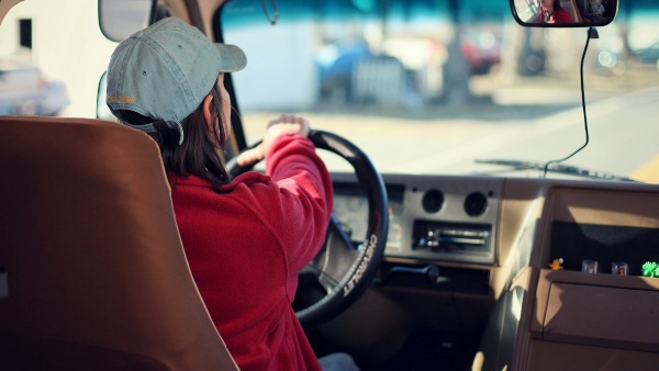 বাসটিতে আগুন লাগল তা এখনও স্পষ্ট নয়