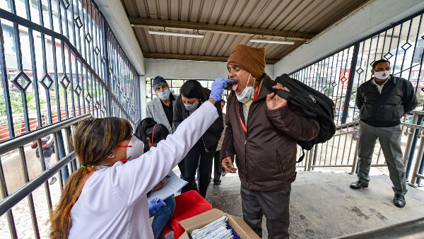 সংক্রমণ রেট বেড়ে প্রায় ২০ এর কাছাকাছি সংক্রমণ রেট বেড়ে প্রায় ২০ এর কাছাকাছি