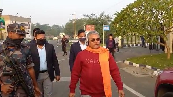 ক্ষমতার কেন্দ্র সরছে তৃণমূলে ক্ষমতার কেন্দ্র সরছে তৃণমূলে