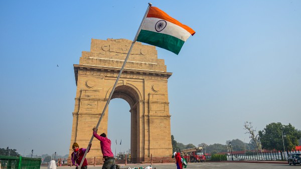 সংবিধান চূড়ান্ত হওয়ার আগে বহু কমিটি গঠন হয় সংবিধান চূড়ান্ত হওয়ার আগে বহু কমিটি গঠন হয়