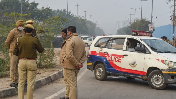 গাজিপুরে IED উদ্ধারে পাক যোগ, গোয়েন্দাদের তথ্যে প্রশ্ন উঠছে নাগরিক সুরক্ষা নিয়ে গাজিপুরে IED উদ্ধারে পাক যোগ, গোয়েন্দাদের তথ্যে প্রশ্ন উঠছে নাগরিক সুরক্ষা নিয়ে