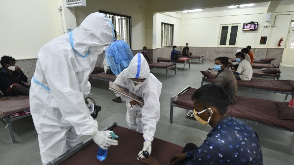 বন্ধ হচ্ছে একের পর এক ব্যাঙ্কের শাখা 