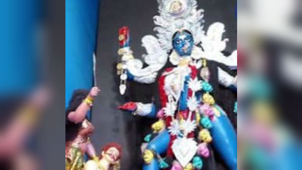 কার চিতার ওপর এই মন্দির তৈরি হয়েছে কার চিতার ওপর এই মন্দির তৈরি হয়েছে