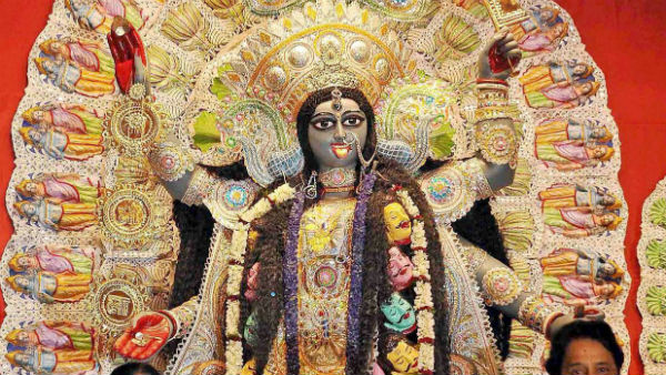 তন্ত্র–মন্ত্র উভয়ভাবেই পুজো হয় তন্ত্র–মন্ত্র উভয়ভাবেই পুজো হয়