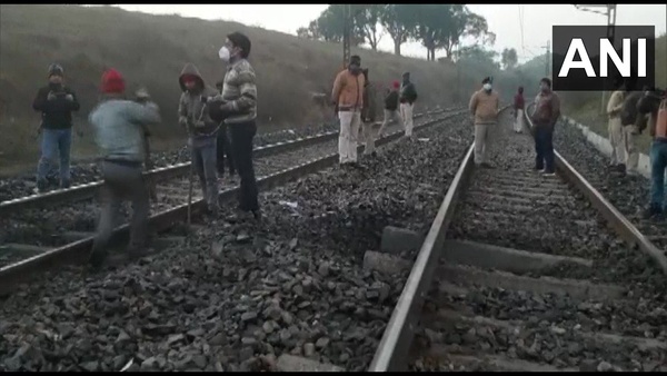 কিছু ট্রেনের যাত্রা পথ নিয়ন্ত্রণ