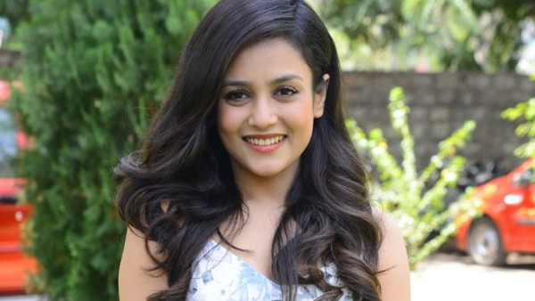 মিষ্টি চক্রবর্তী মিষ্টি চক্রবর্তী