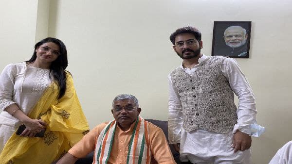 দলের কাজে পাওয়া যায়নি