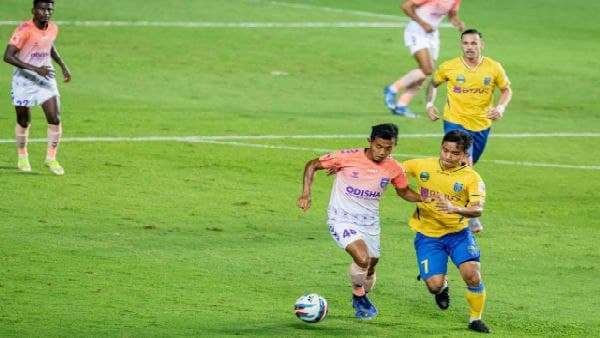আইএসএলে ওডিশার বিরুদ্ধে দাপুটে জয় ছিনিয়ে শীর্ষে কেরালা আইএসএলে ওডিশার বিরুদ্ধে দাপুটে জয় ছিনিয়ে শীর্ষে কেরালা