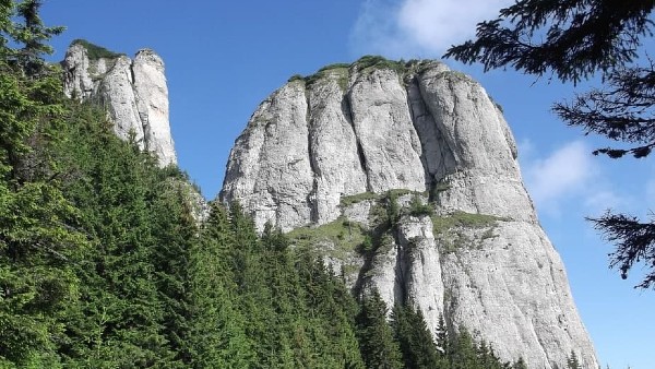 ওই পাথর আসলে ভিনগ্রহী! বিশ্বাস