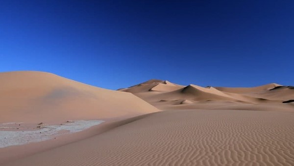 সাহারা মরুভূমিতে তুষারপাতের কারণ কী? সাহারা মরুভূমিতে তুষারপাতের কারণ কী?