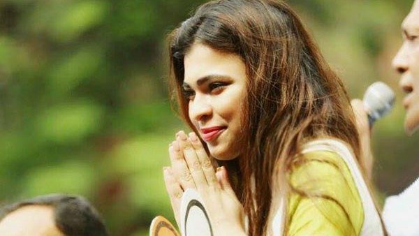 কোনও তথ্য নেই, দাবি শ্রেয়ার