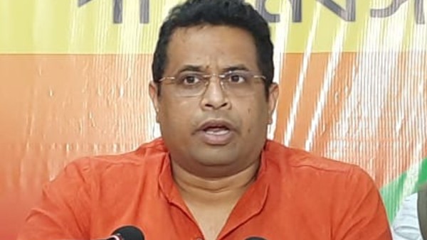 এবার সৌমিত্রও কৃষ্ণ-শরণে এবার সৌমিত্রও কৃষ্ণ-শরণে