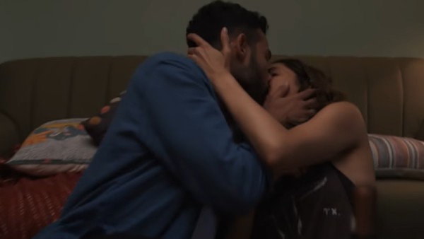  দীপিকা–সিদ্ধান্তের চুম্বন দৃশ্য