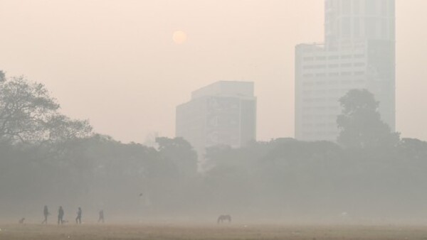 আপাতত মেঘমুক্ত পরিষ্কার আকাশ আপাতত মেঘমুক্ত পরিষ্কার আকাশ