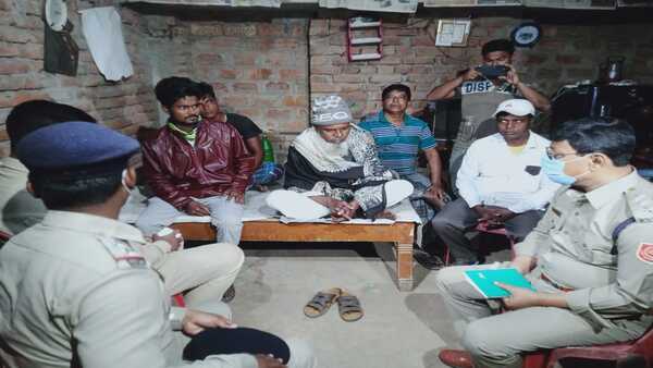 ভোরে আনিসের বাড়িতে পুলিশ