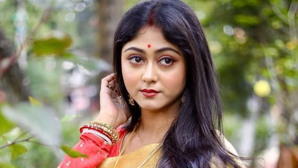 পোস্টে রিঅ্যাকশন পোস্টে রিঅ্যাকশন