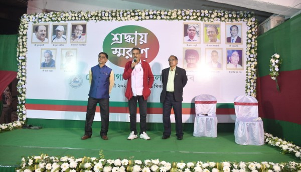 সুভাষ স্মরণে সন্তর্পনে এটিকে বিতর্ক এড়িয়ে গেলেন মোহনবাগানের অর্থ সচিব সুভাষ স্মরণে সন্তর্পনে এটিকে বিতর্ক এড়িয়ে গেলেন মোহনবাগানের অর্থ সচিব