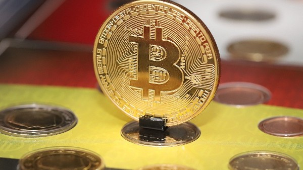 ক্রিপ্টোতে টাকা ডুবলে সরকার দায়িত্ব নেবে না