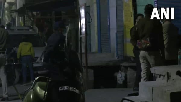 ঘটনার সঙ্গে কোনও যোগ আছে কিনা তাও জানার চেষ্টা করা হচ্ছে। ঘটনার সঙ্গে কোনও যোগ আছে কিনা তাও জানার চেষ্টা করা হচ্ছে।