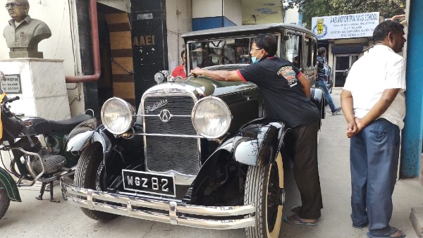 Ukraine-Russia war: যুদ্ধ নয় শান্তি চাই, বিশেষ বার্তা দিয়ে old car rally মদন মিত্রের Ukraine-Russia war: যুদ্ধ নয় শান্তি চাই, বিশেষ বার্তা দিয়ে old car rally মদন মিত্রের
